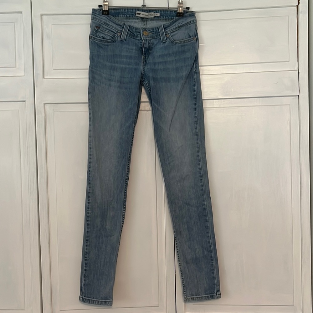 Levi’s Demi Curve low rise skinny jeans size 3/26